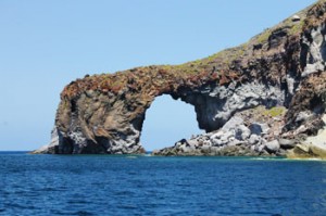 L'arco Naturale di Pollara a Salina